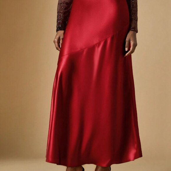 Red Elegant Women's Satin Fishtail Hem Skirt - Picture 5 of 5